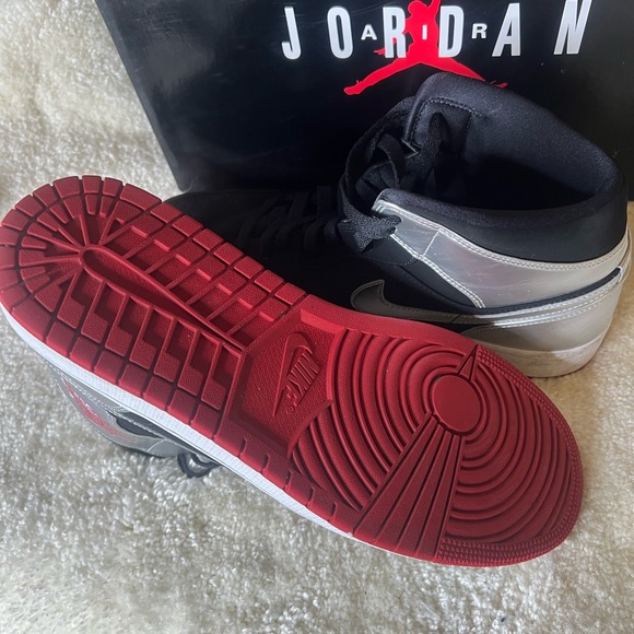 Jordan mids - Picture 3 of 5